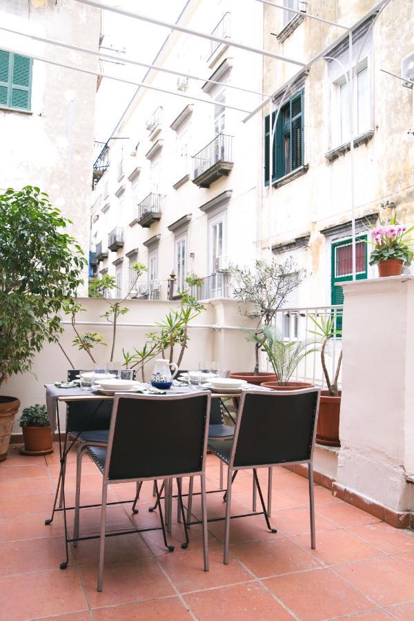 La Casa Del Nespolo, 2 Terrazzi E 2 Bagni In Centro Apartment Napoli Exterior foto